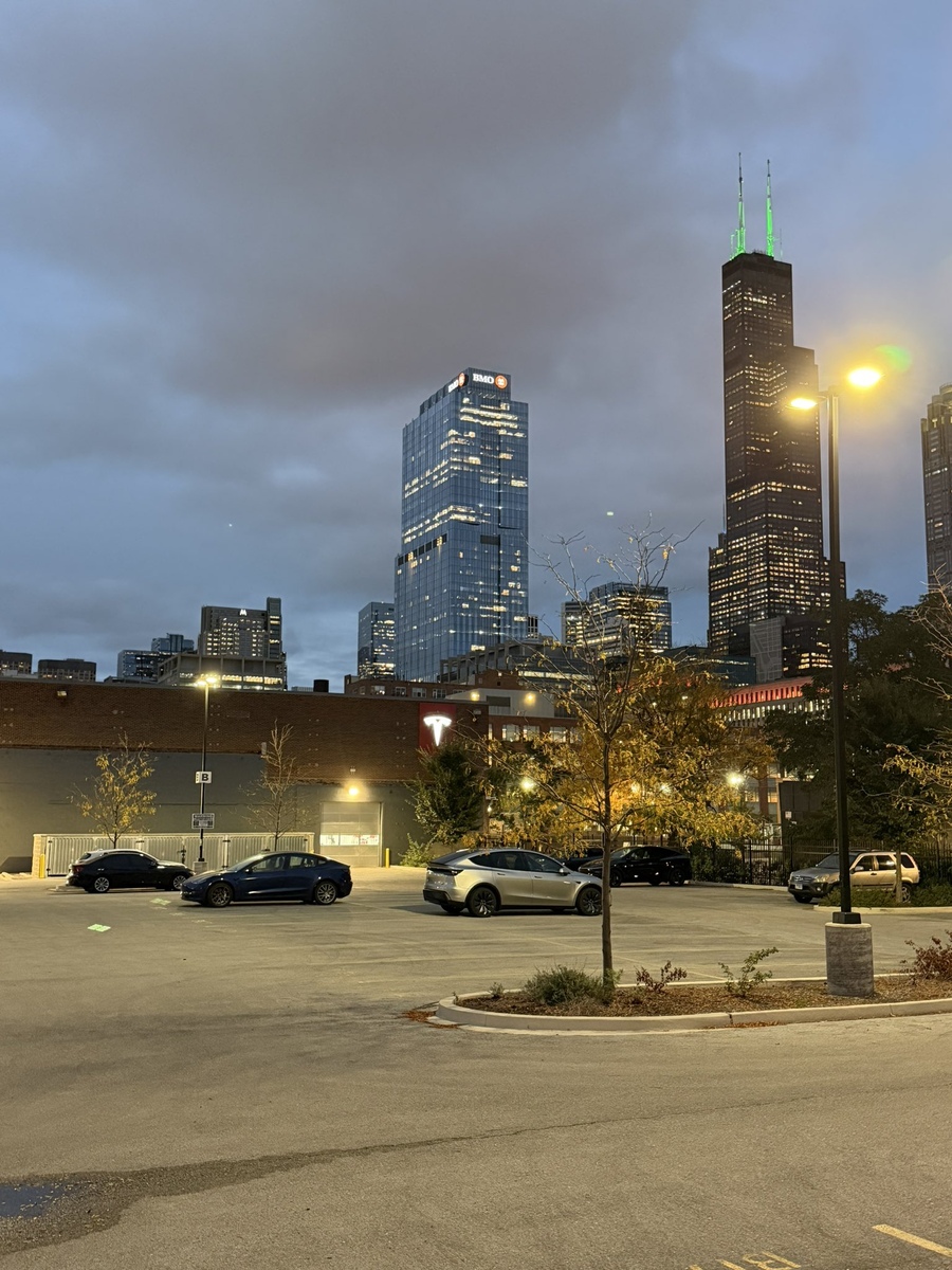 The Tesla service center lot in Chicago's South Loop, where about a dozen Cybercabs were staged from Aug. 28 to Oct. 14. Image via @tnertz / X