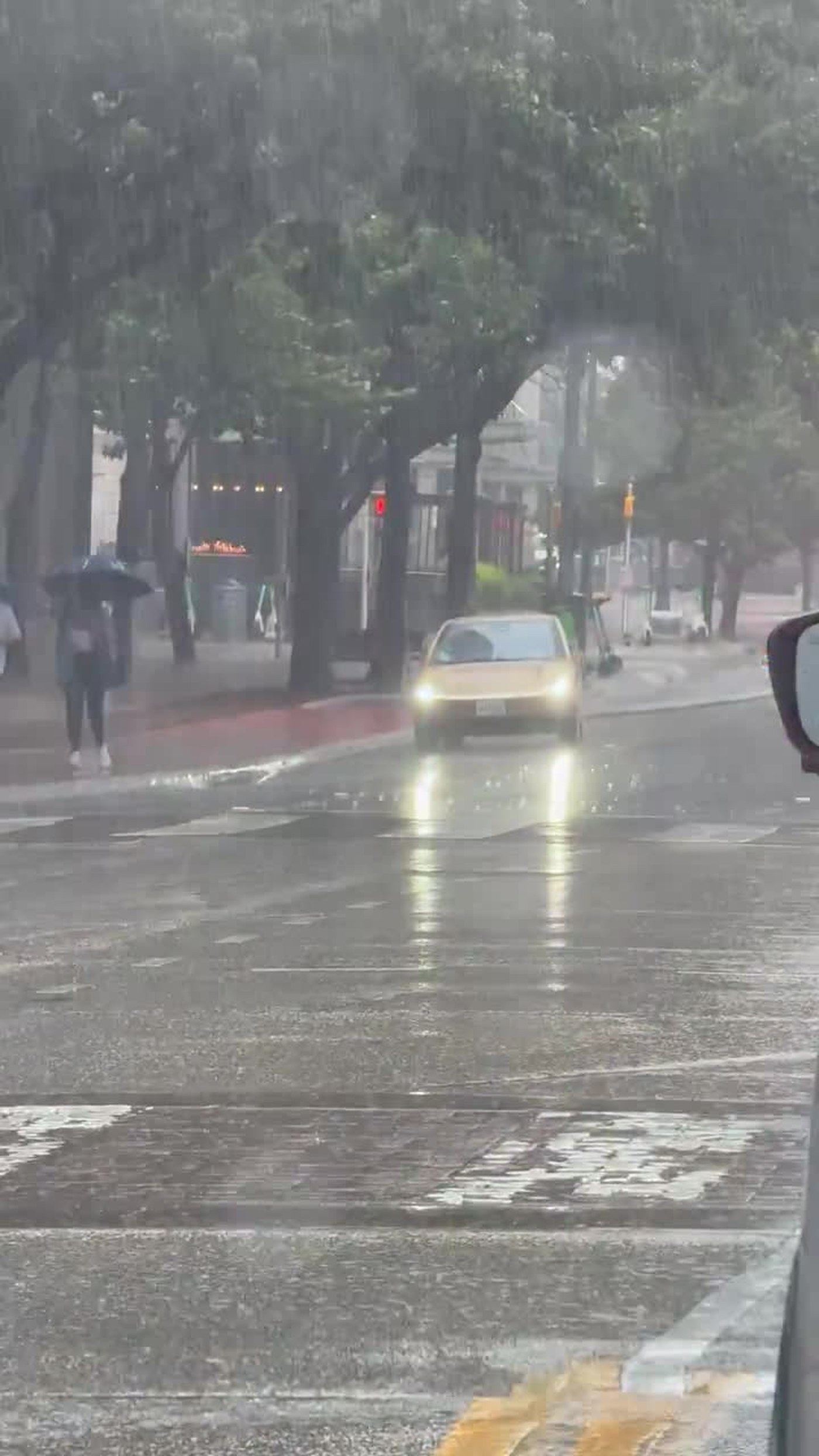 Three Sunday Tells: Weather Kit, L.A. Pins, Clean Motor