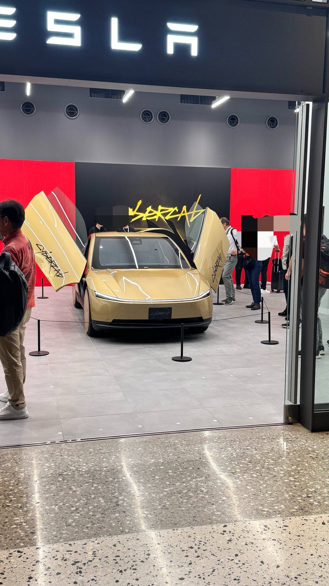 Photo from the Grand Front Osaka gallery floor